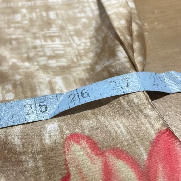 Investments II Floral Blouse - Picture 9 of 10